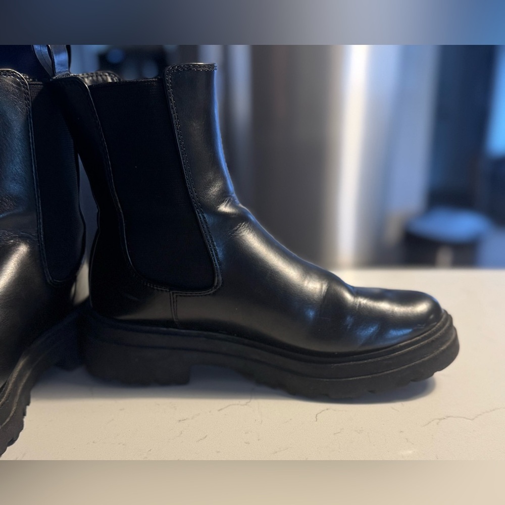 Black Ankle Boots Stylish Chic With Chunky Heel size 7.5 - Picture 6 of 11